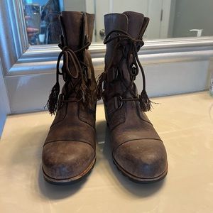 Sorel brown leather lace up wedge boots size 8.5